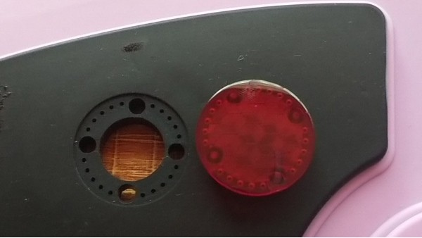 硅胶胶水粘PC，能有防水密封效果吗