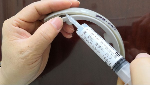 pvc粘ABS胶水，这样粘接的材质更加牢固