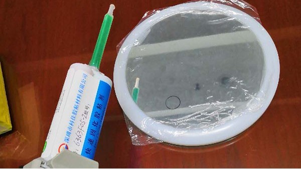 ABS粘烤漆，用什么胶水能粘住