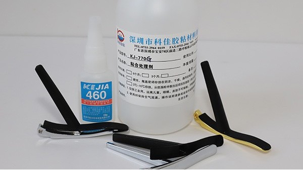 粘硅胶的胶水哪种好，看粘接材质跟要求来选择胶水