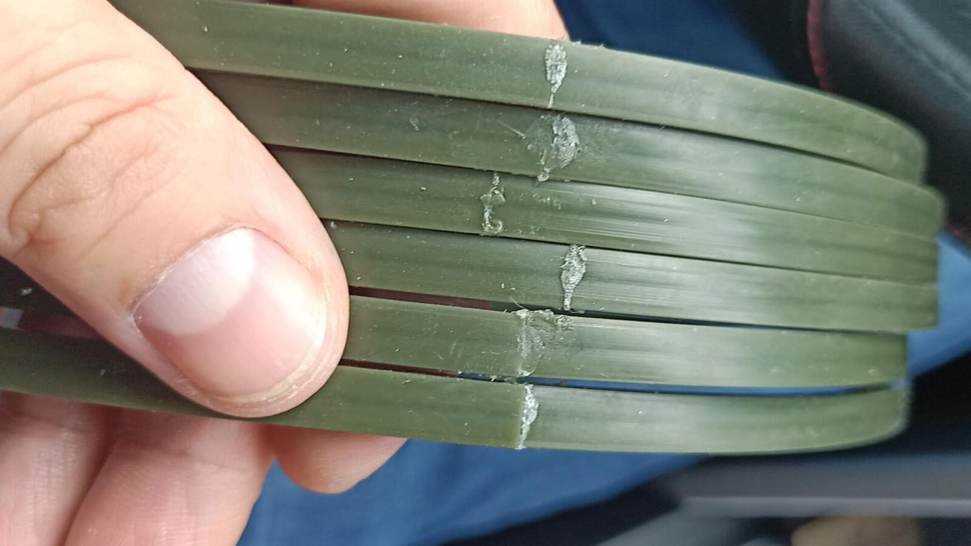 热粘接硅胶胶水，是什么样子的？怎么使用？